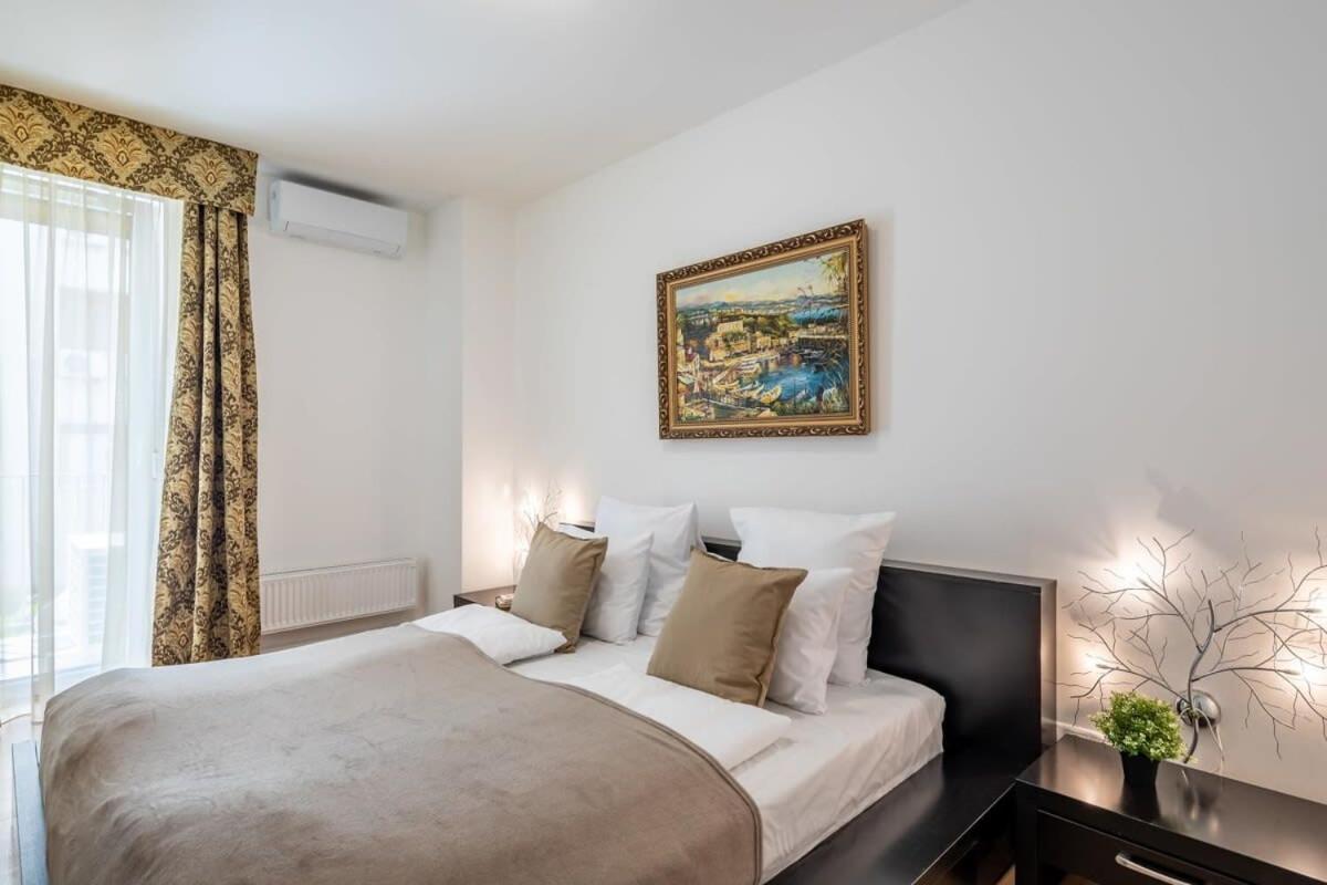 Homey Apartment With Ac And Balcony 부다페스트 외부 사진