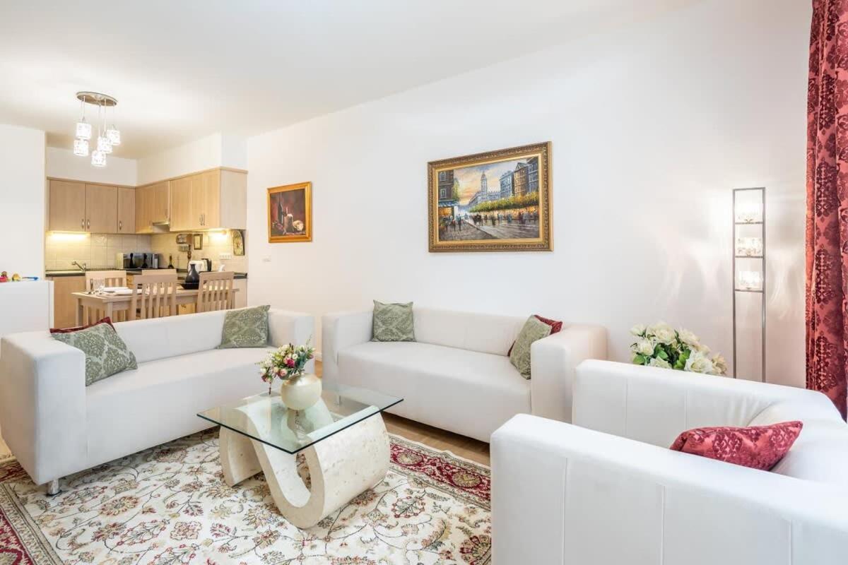 Homey Apartment With Ac And Balcony 부다페스트 외부 사진